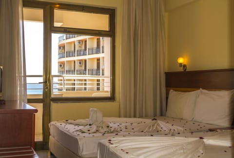 In-room safe, free WiFi, bed sheets