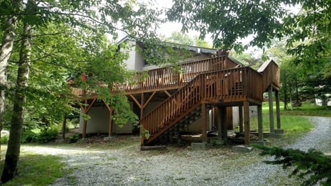 Drive in front or around back for easy access.