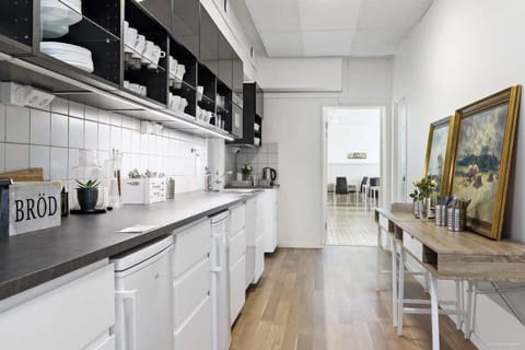Shared fridge, shared microwave