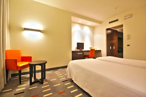 Standard Double or Twin Room | Minibar, in-room safe, desk, soundproofing