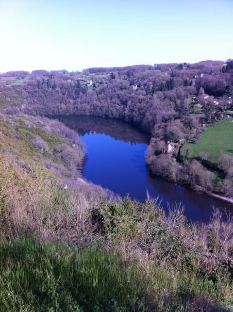 Charming 19th century country house   all comforts, great charm   true nature. House in Centre-Val de Loire
