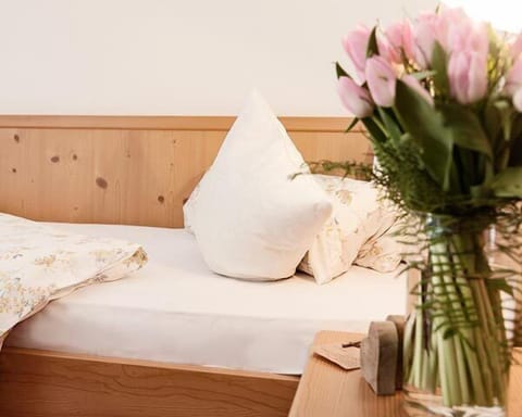 Classic Single Room | Desk, blackout drapes, soundproofing, free WiFi