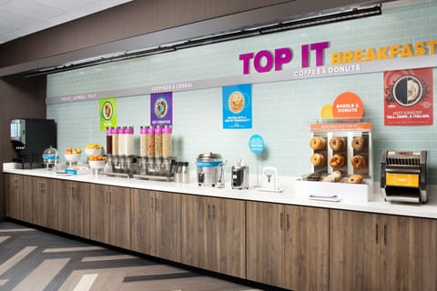Free on-the-go breakfast on weekends