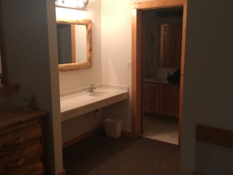 2 Bathrooms