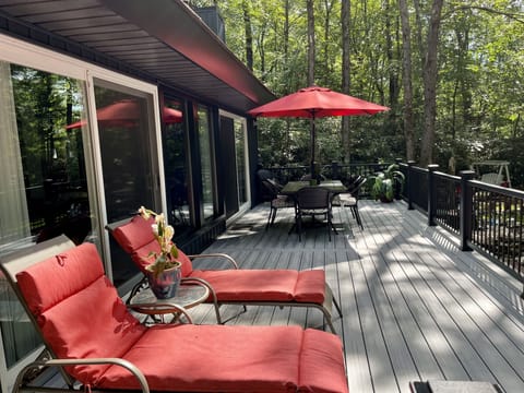 Nicely decorated deck