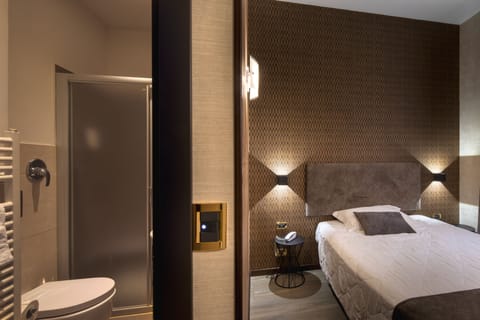 Classic Single Room | Hypo-allergenic bedding, minibar, in-room safe, desk