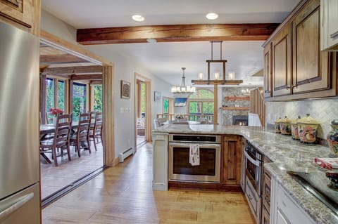 Gourmet Chef's Kitchen