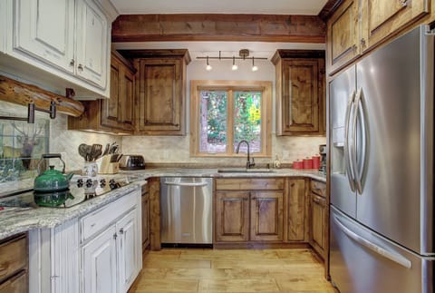 Gourmet Chef's Kitchen