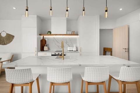 Luxury Apartment | Private kitchen | Microwave, espresso maker, coffee/tea maker, electric kettle