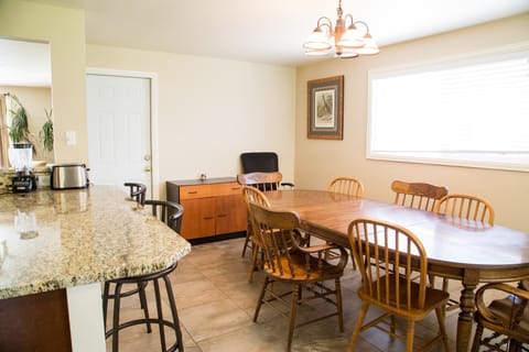 Dining room off kitchen