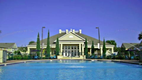 Amazing Pool with Clubhouse