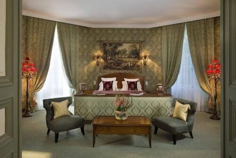 Superior Double Room, Ensuite, Courtyard View | Premium bedding, minibar, in-room safe, individually decorated