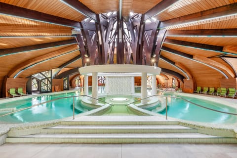10 indoor pools, seasonal outdoor pool