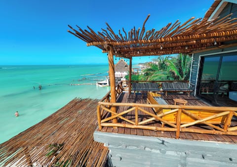 Two Bedroom Apartment Oceanfront | Terrace/patio