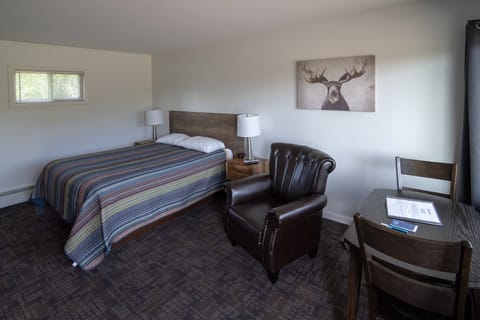 Laptop workspace, blackout drapes, free WiFi, bed sheets