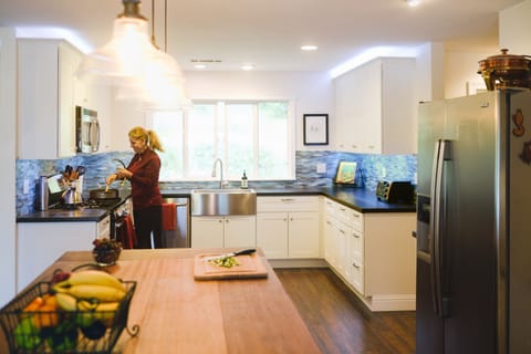 Large, fully equipped kitchen makes cooking easy.