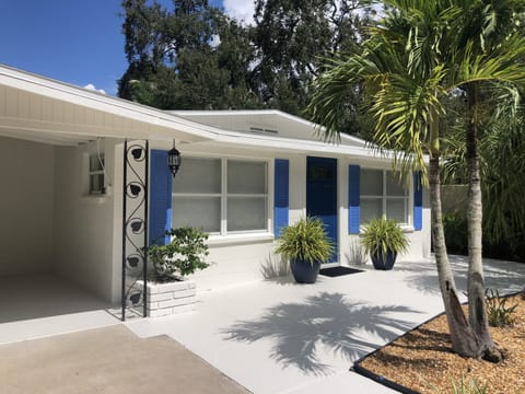 Front of home with Carport
