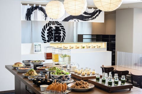 Daily buffet breakfast for a fee