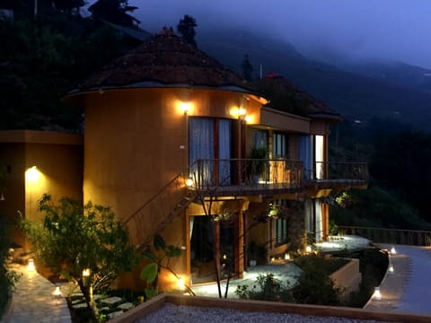 Front of property - evening/night