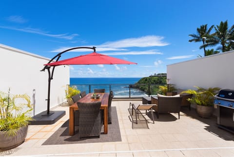 Casual Outdoor Living on the Lanai with BBQ