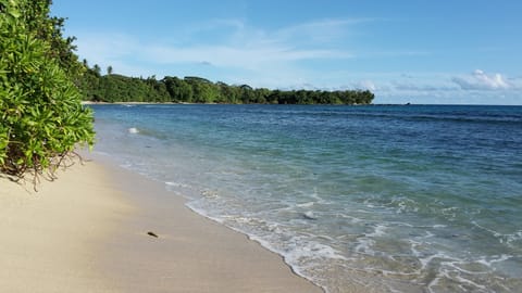 Beach nearby, white sand, beach shuttle, beach towels