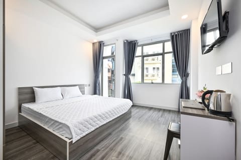 Deluxe Double Room City View | Desk, blackout drapes, soundproofing, free WiFi