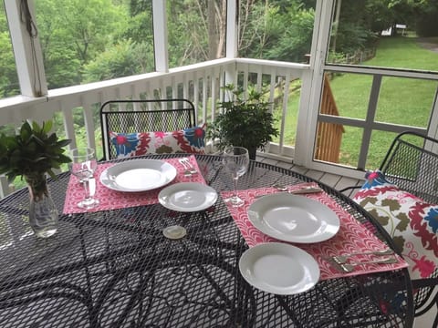 SUNDAY BRUNCH...ABOVE MAURY RIVER (SEASONAL VIEW)