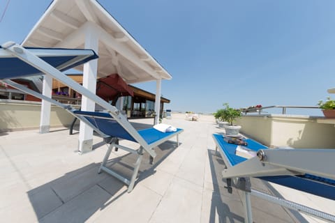 Sundeck