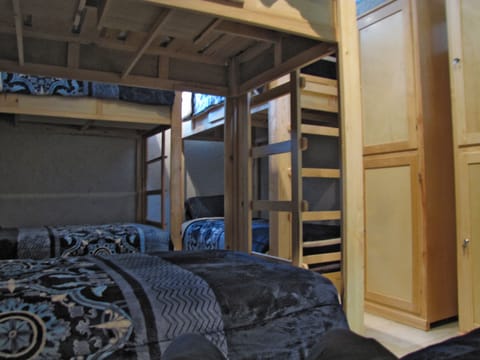 Basic Room | 1 bedroom, iron/ironing board, free WiFi