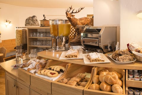 Daily buffet breakfast for a fee