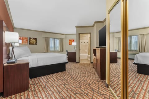 Standard Room, 1 King Bed, Non Smoking, Refrigerator & Microwave (Larger Room) | Premium bedding, desk, laptop workspace, iron/ironing board