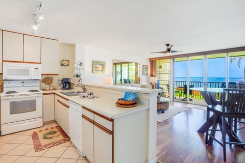 Full kitchen with all that you need.