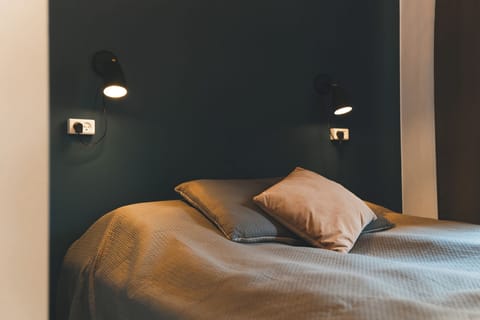 Private double room with private bathroom | Free WiFi, bed sheets