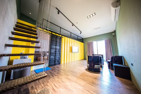 Gallery Quadruple Room (Container) | Individually decorated, individually furnished, blackout drapes