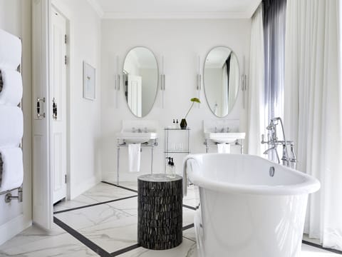 Luxury Suite | Bathroom | Separate tub and shower, deep soaking tub, free toiletries, hair dryer