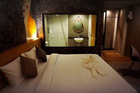 Standard Double Room | Free WiFi