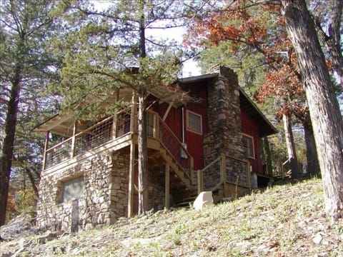 Here it is. This Charming Ozarkian Cabin is just Waiting For You.