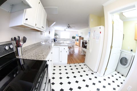 Kitchen
Laundry room on the left