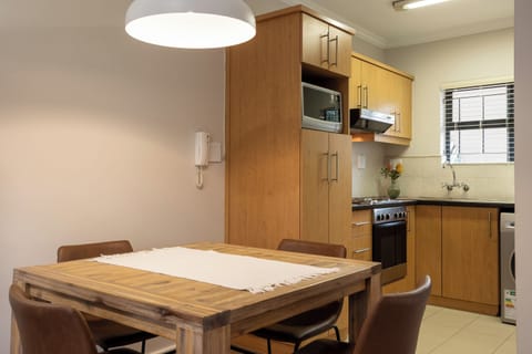 Vino Apartment | In-room dining