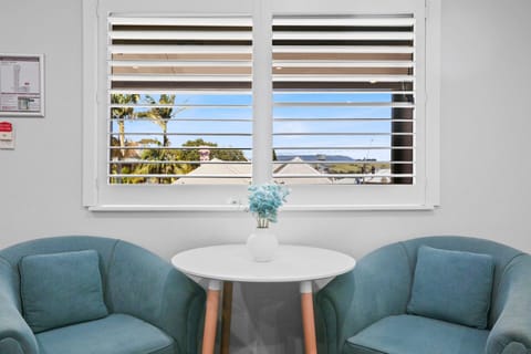 Deluxe Twin Room, 2 Twin Beds | Premium bedding, minibar, desk, laptop workspace