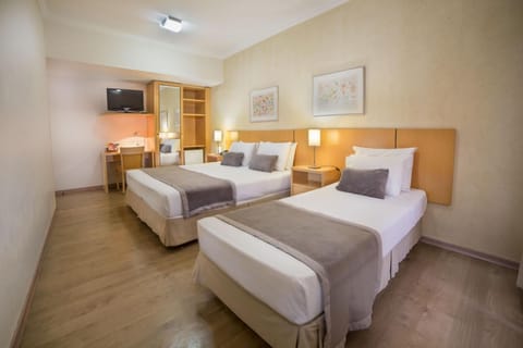 Minibar, desk, blackout drapes, WiFi (free)