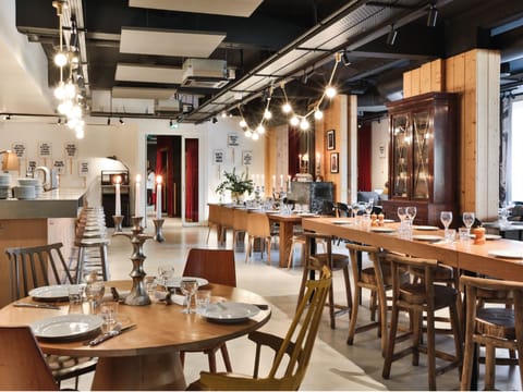 Breakfast, lunch, dinner served; Italian cuisine, garden views