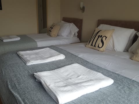 Triple Room, Shared Bathroom, Garden View