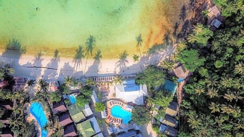Outdoor pool, open 8:00 AM to 2:00 PM, sun loungers