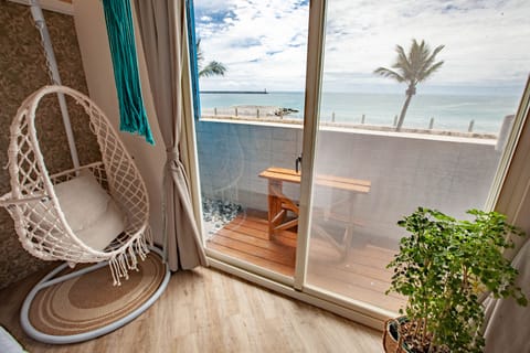 Romantic Cabin | Desk, blackout drapes, soundproofing, free WiFi