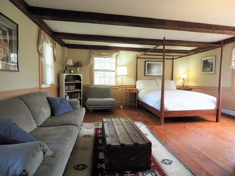 Romantic Double Room, Private Bathroom (Phillipa Room) | Premium bedding, down comforters, pillowtop beds, individually decorated