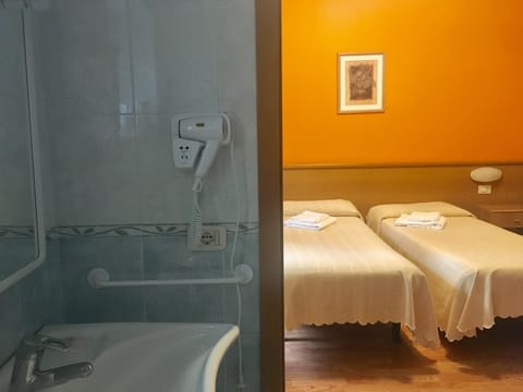 Double Room (Beach access included) | Room amenity