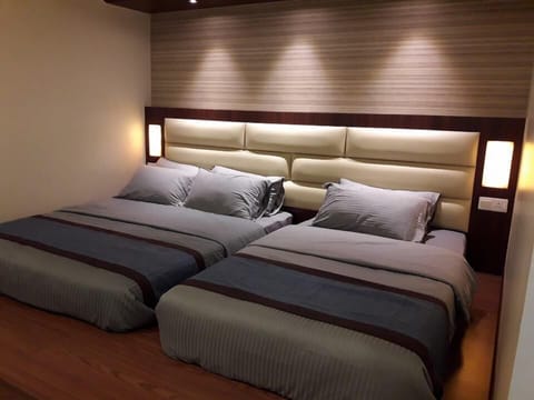 Triple Room | Iron/ironing board, free WiFi, bed sheets