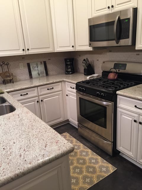 Fully equipped kitchen. 