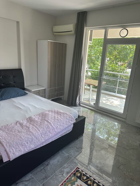 Luxury Studio, 1 Bedroom | Premium bedding, soundproofing, iron/ironing board, free WiFi